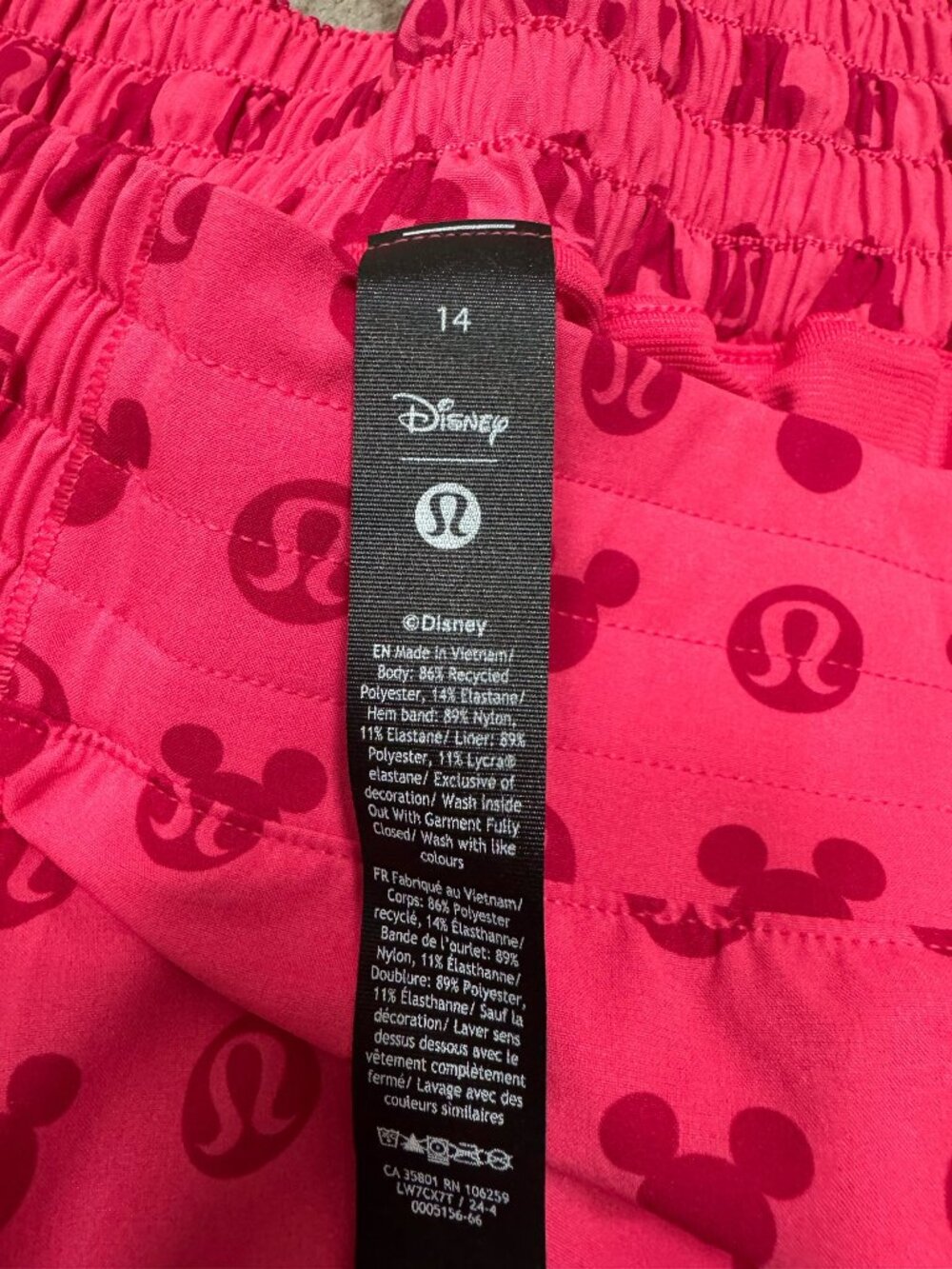 Disney x lululemon *Hotty Hot High-Rise Short 4" Size 14 NWT - Picture 3 of 4